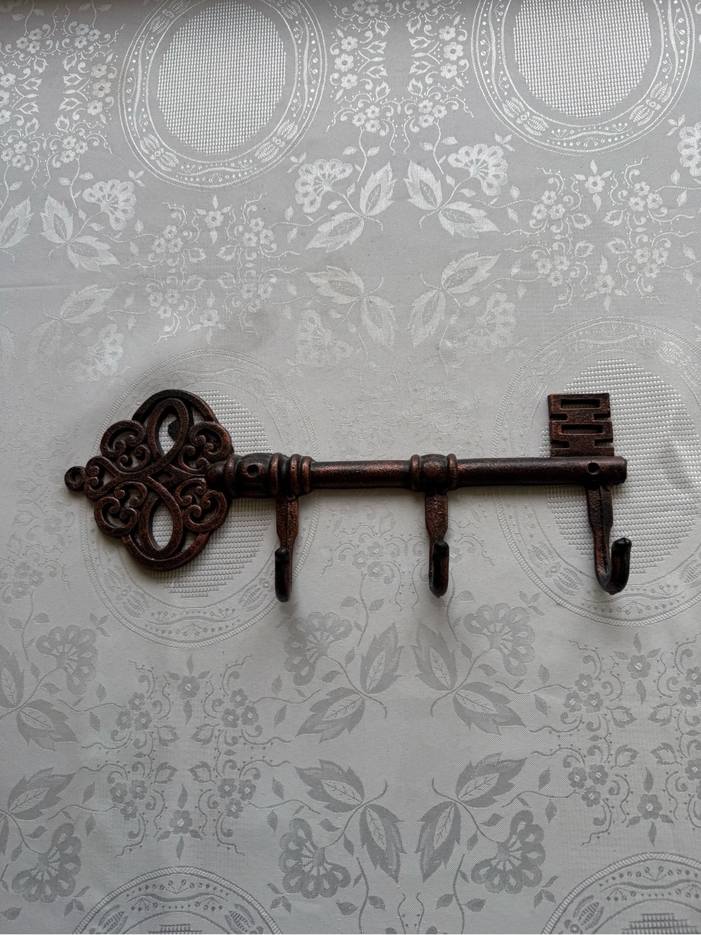 Decorative Wall Mounted Recycled Cast Iron Key Holder Rustic Style Heavy-Duty
